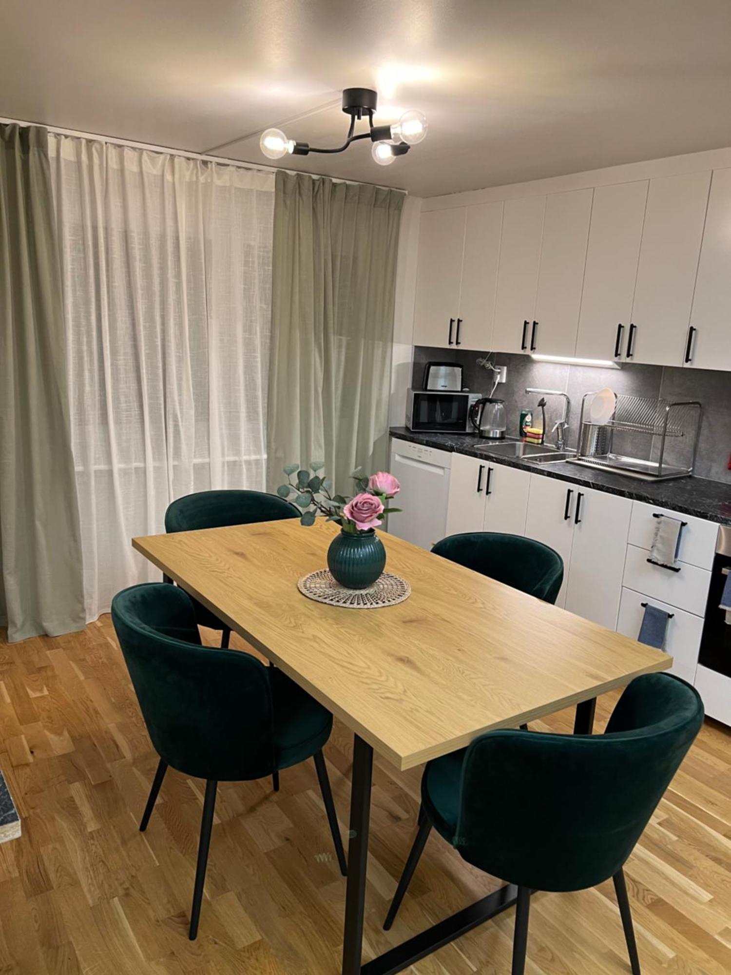 Noah Longstay Apartment Vasteras Exterior photo