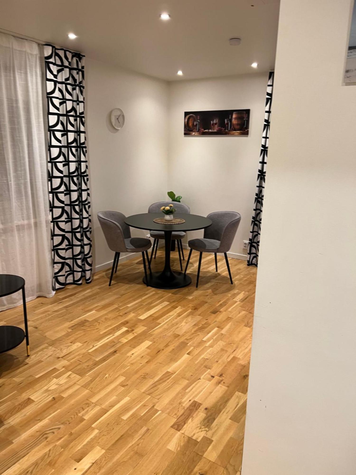 Noah Longstay Apartment Vasteras Exterior photo